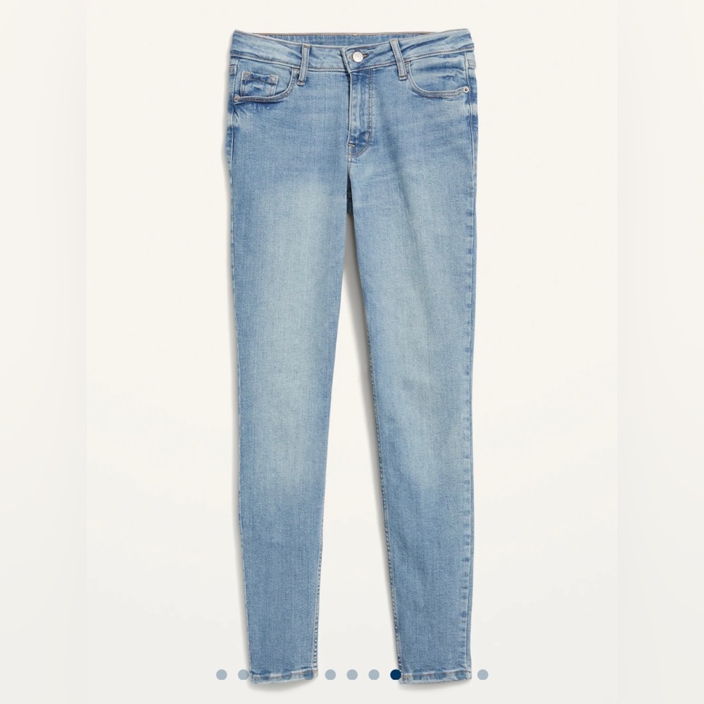 SOLD!!!Old Navy Women Jeans - Picture 2 of 6